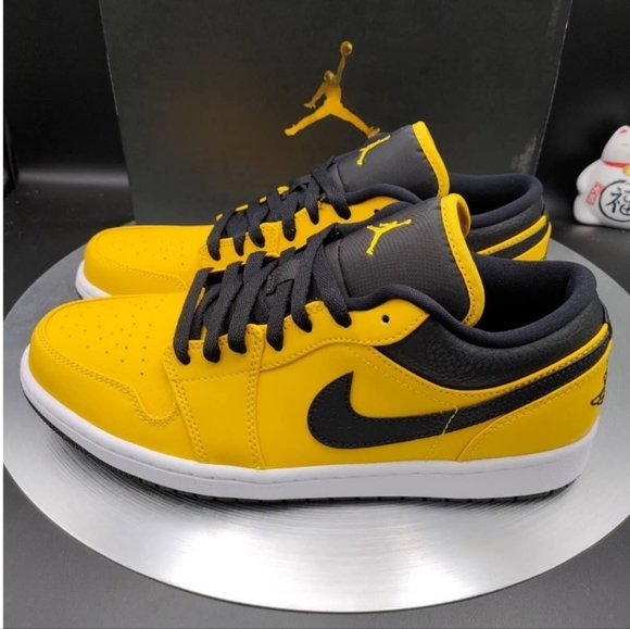 Nike Air Jordan 1 Low University Gold Black/Yellow size 8 - Picture 6 of 7